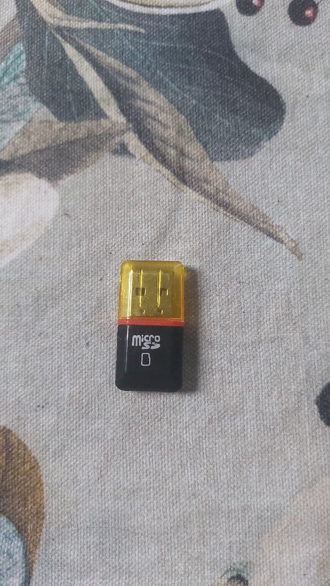 r36s z najnowszym systemem arkos i grami