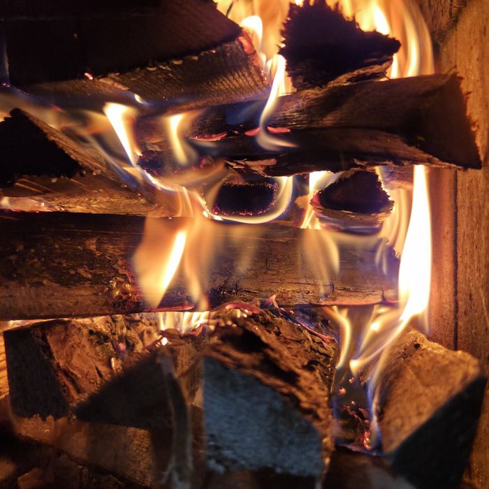 Drewno rozpałkowe 125dm³  na STELAŻU wygodnym i bezpiecznym, kominkowe