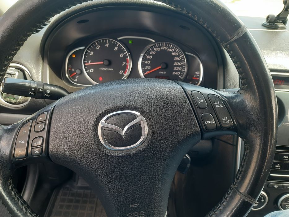 Автомобіль мазда