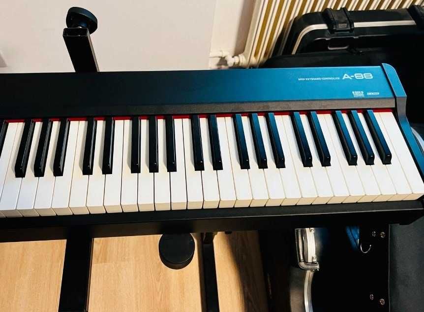 Roland A-88 (MK1) MIDI keyboard