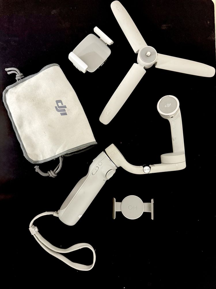 Dji Osmo OM 5 + DJI Fill Light Phone Clamp (OM5, OM4SE, OM4)