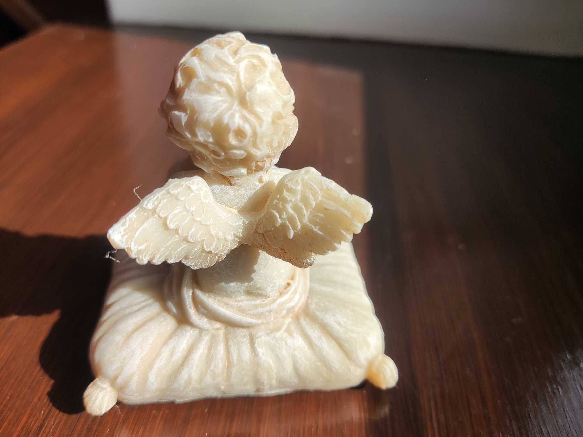 Aniołek Z Serduszkiem Figurka