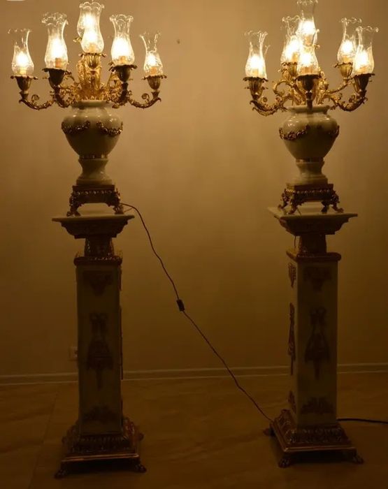 Candeeiro de chão com console mármore +bronze+vidro lapidado