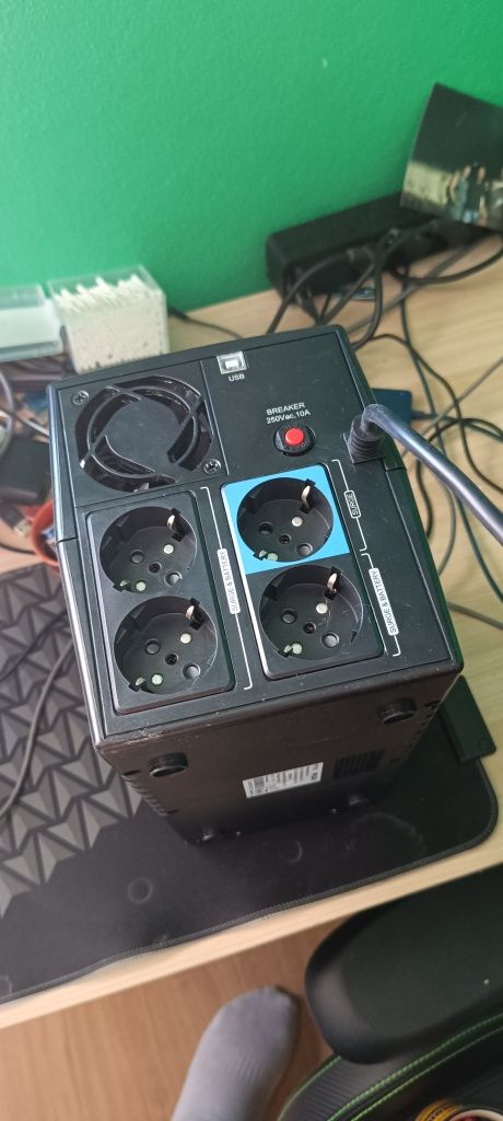 UPS Phasak Sirius Lcd 1560