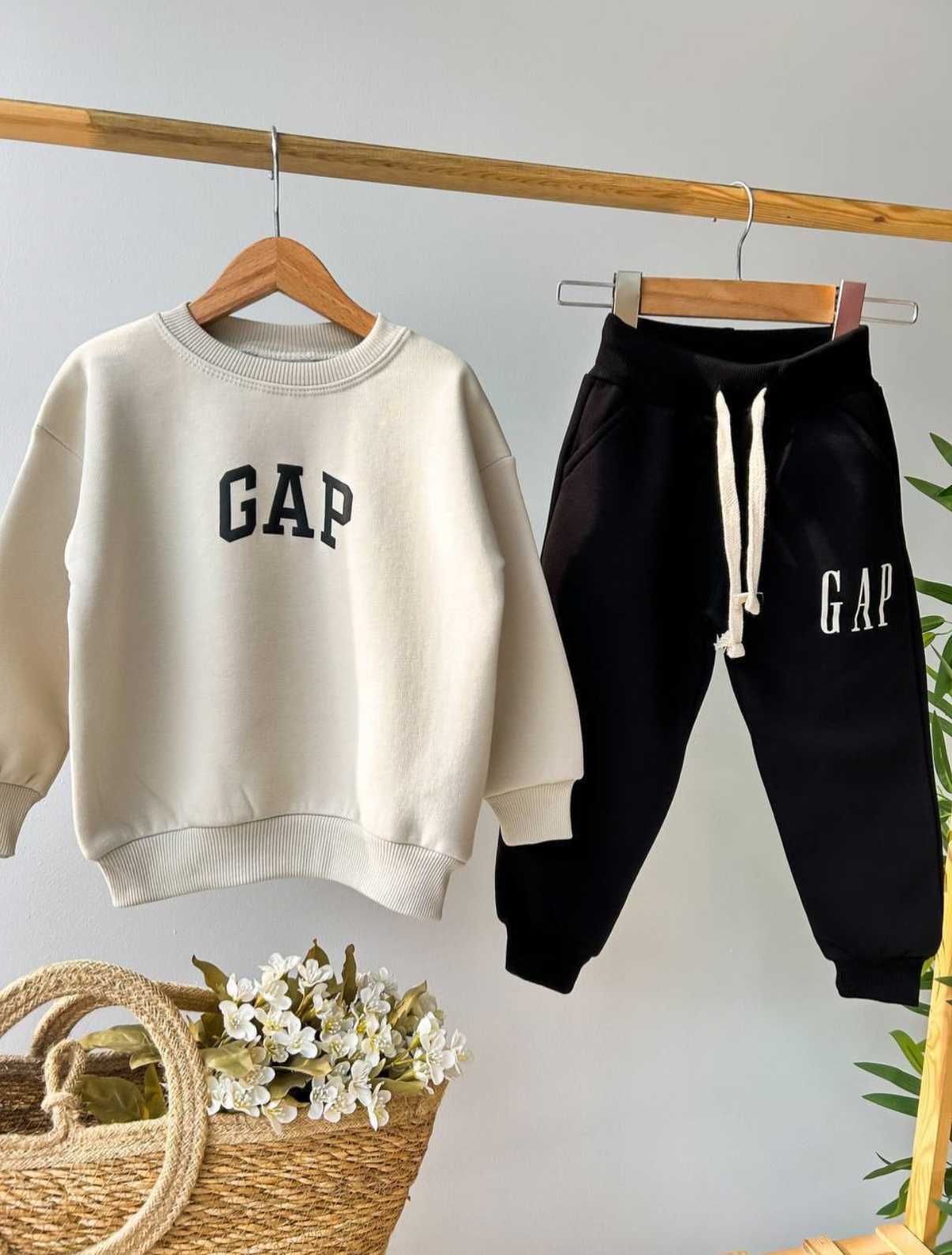 Спортивні  костюми на байці Gap  ріст від 98 до 128 см