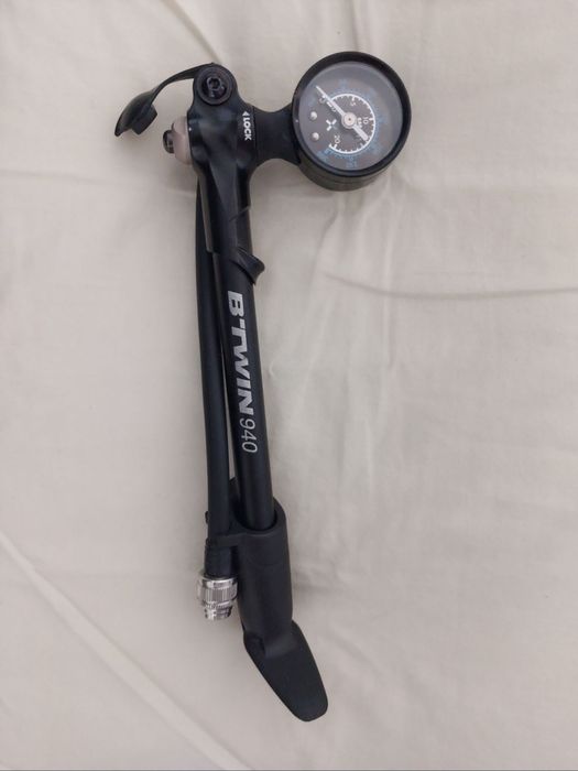 Pompka z uchwytem obrotowa z blokadą CUBE rower Presta Schrader Dunlop