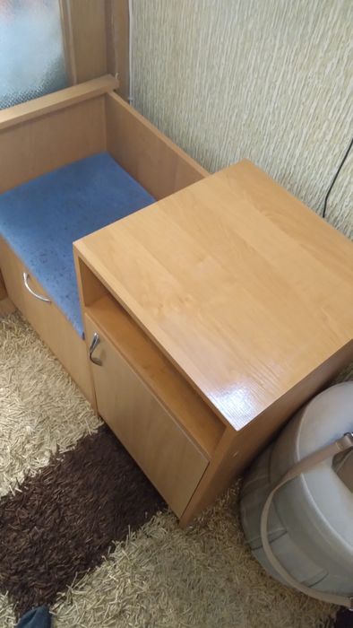 Тумба в прихожу.