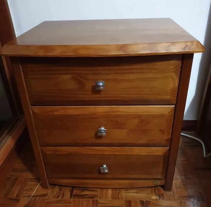 Quarto de solteiro em Pinho Mel
