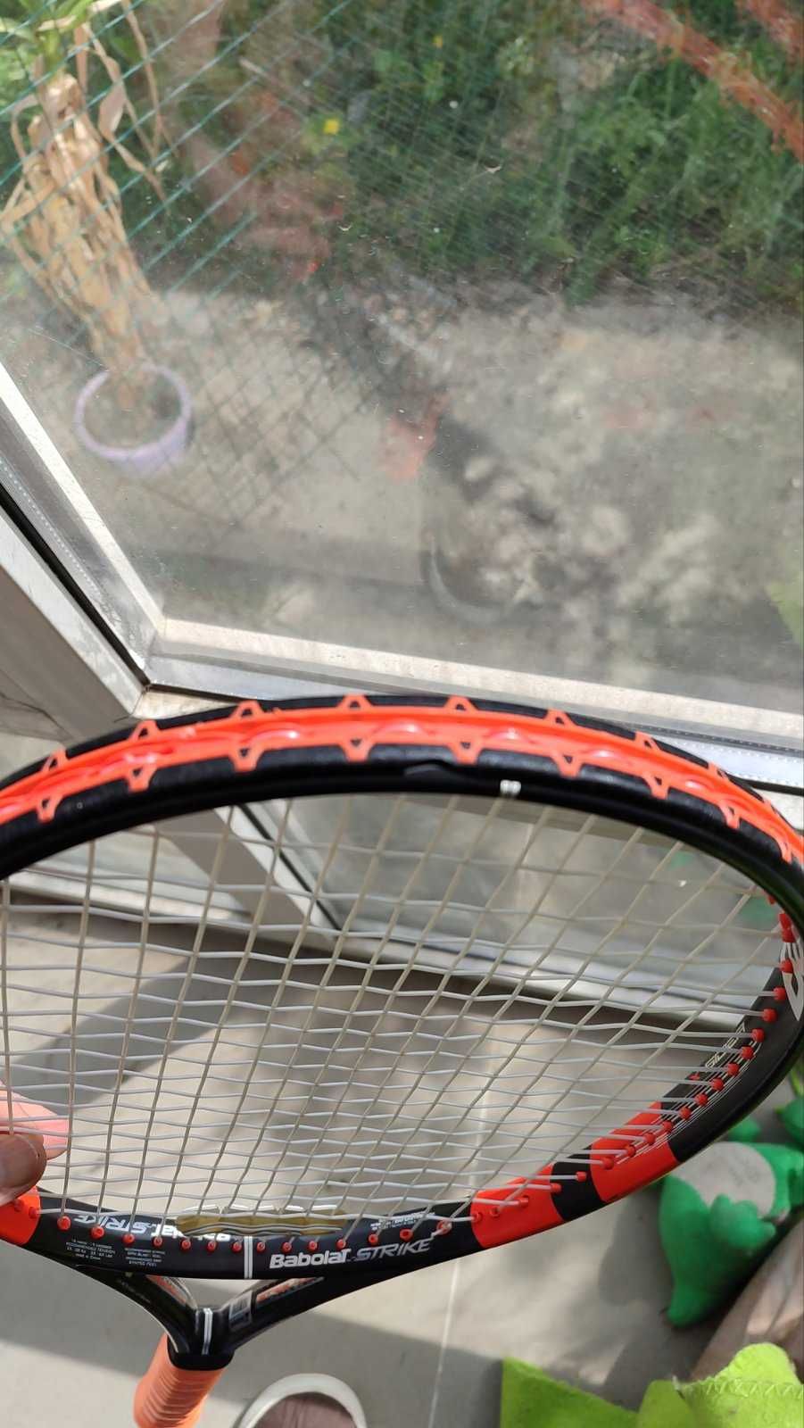 Продам тенісну ракетку Babolat Strike