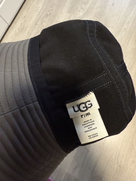 Продам панамку на флисе UGG