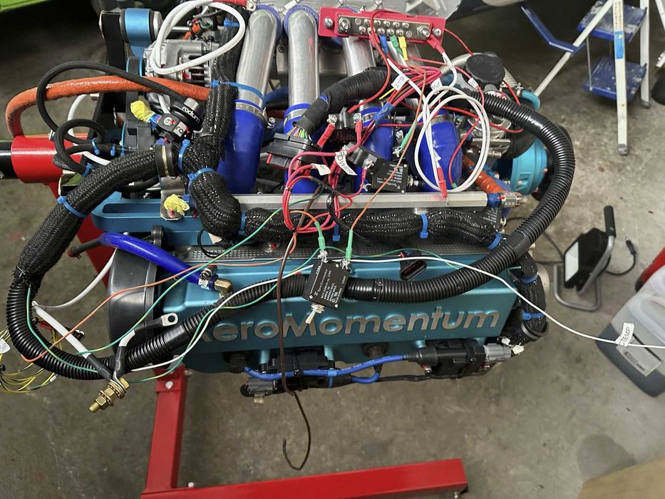 Samolot - silnik lotniczy Aeromomentum AM15H 131HP + śmigło Sensenich