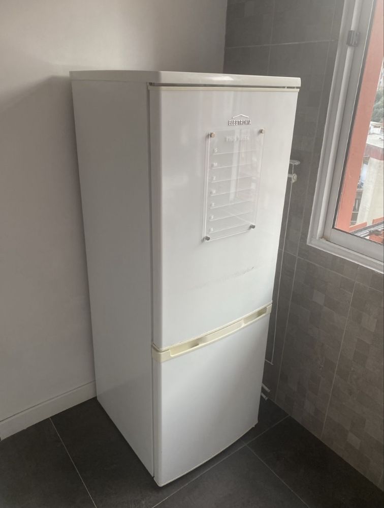 Frigorífico Electronia em ótimo estado
