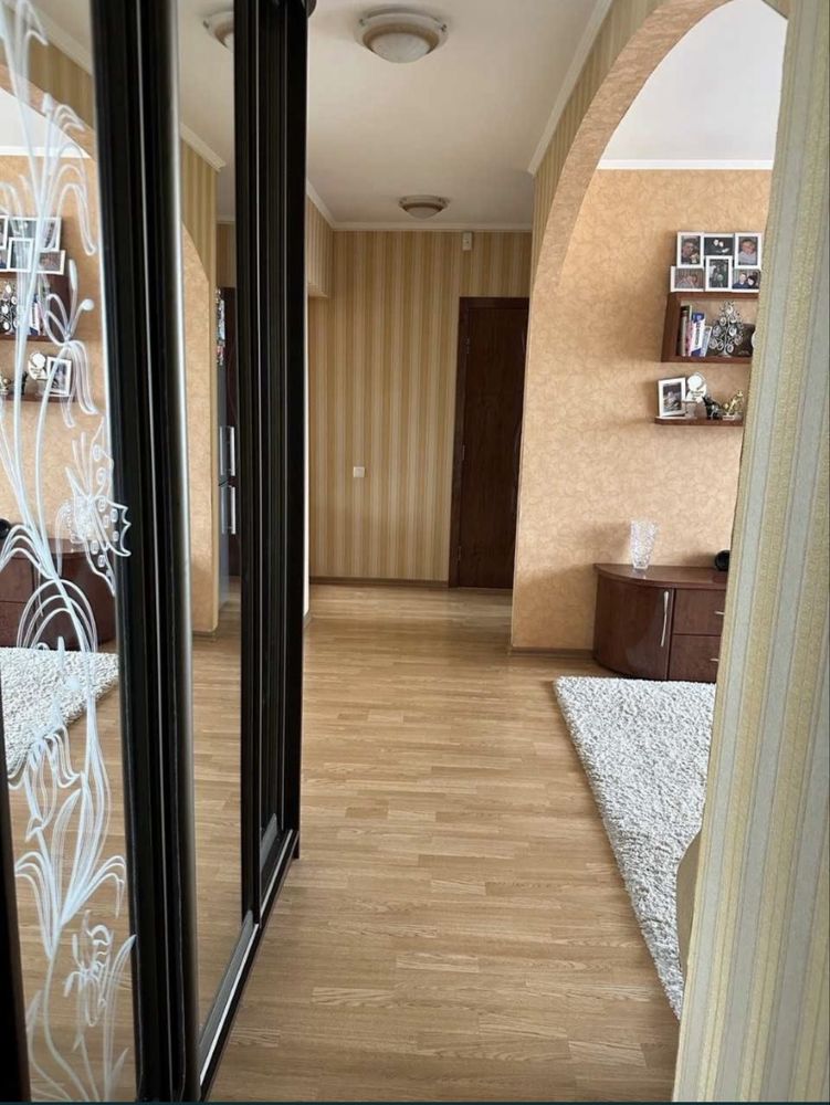 Продам 3-кімнатну квартиру