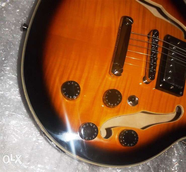 Guitarra eletrica de jazz e blues de marca Cherrystone