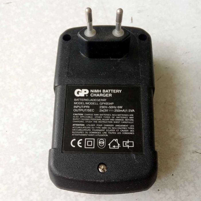 Автоматическое зарядное устройство, для пальчиковых аккумуляторов