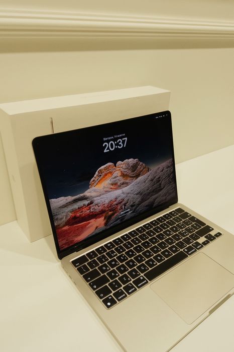 MacBook Air 13,6 M2