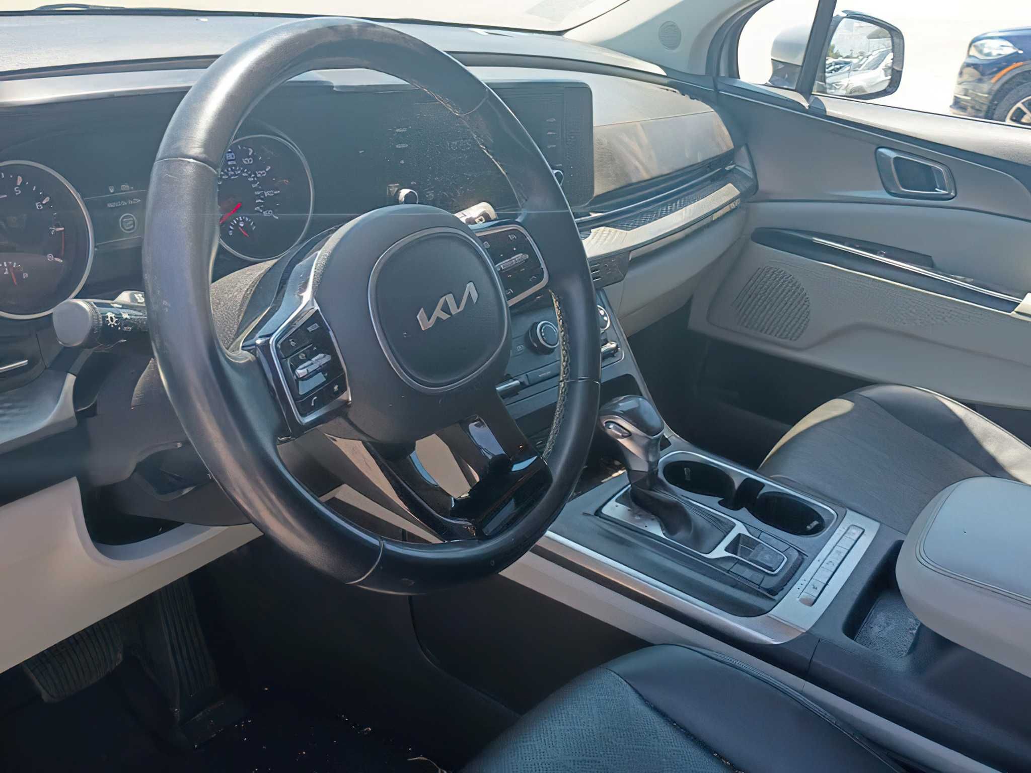 Kia Carnival LX 2022