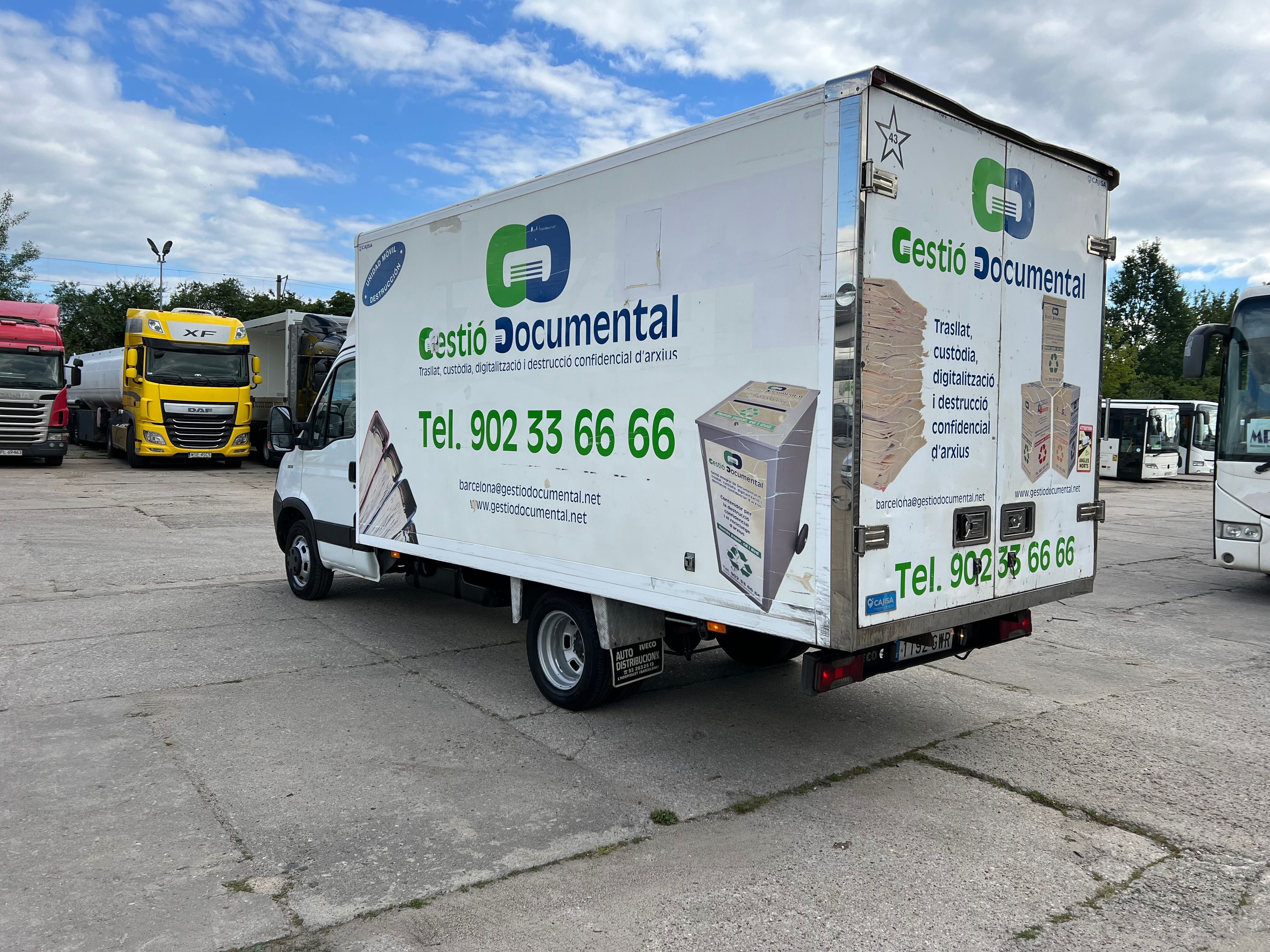 Zabudowa 4,40m Kontener Garaż Iveco Mascott