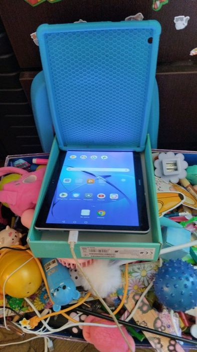 Продам планшет Huawei T3.