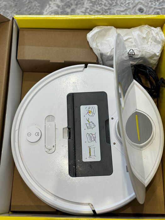 Миючий робот пилосос  Karcher RCV 3