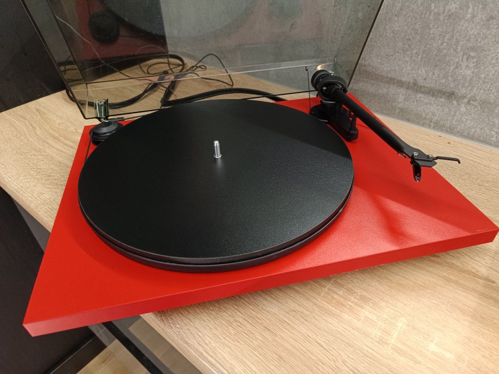 Gramofon Pro-Ject