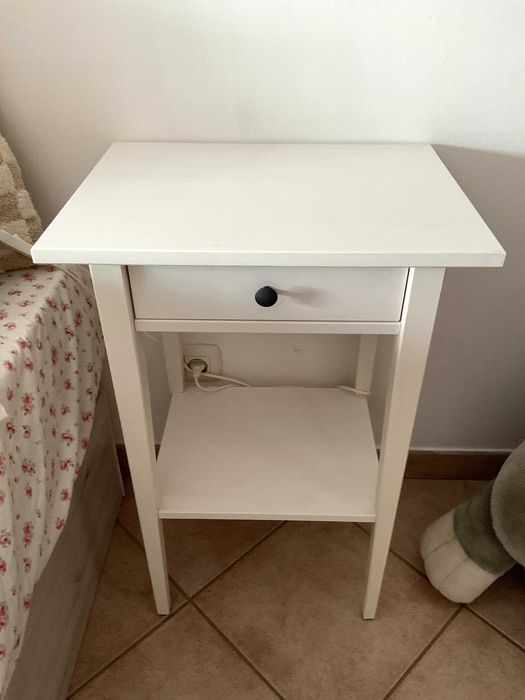 mesa de cabeceira ikea