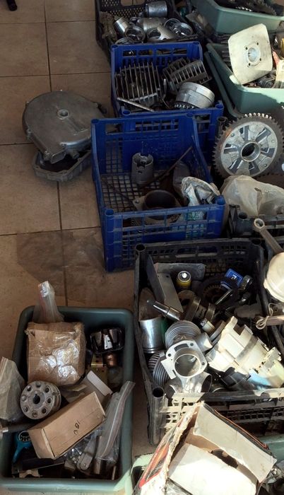 Колінвали, поршня, поршневі, електрика, шестерні до радянський мотоцик