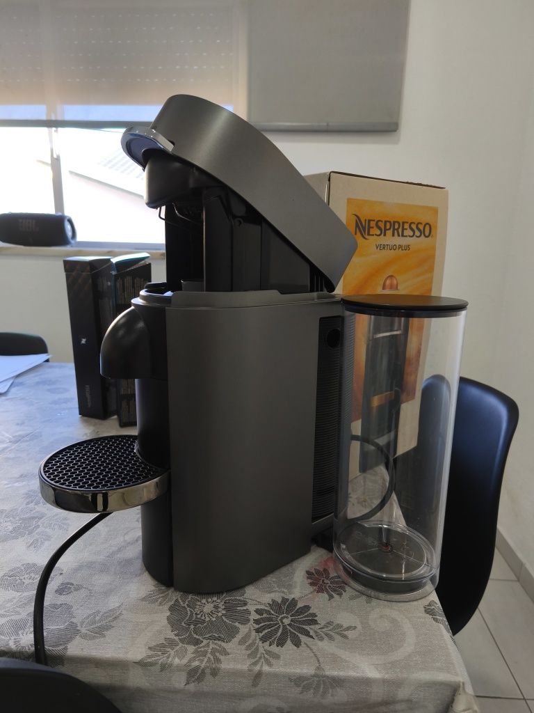 Máquina café Nespresso