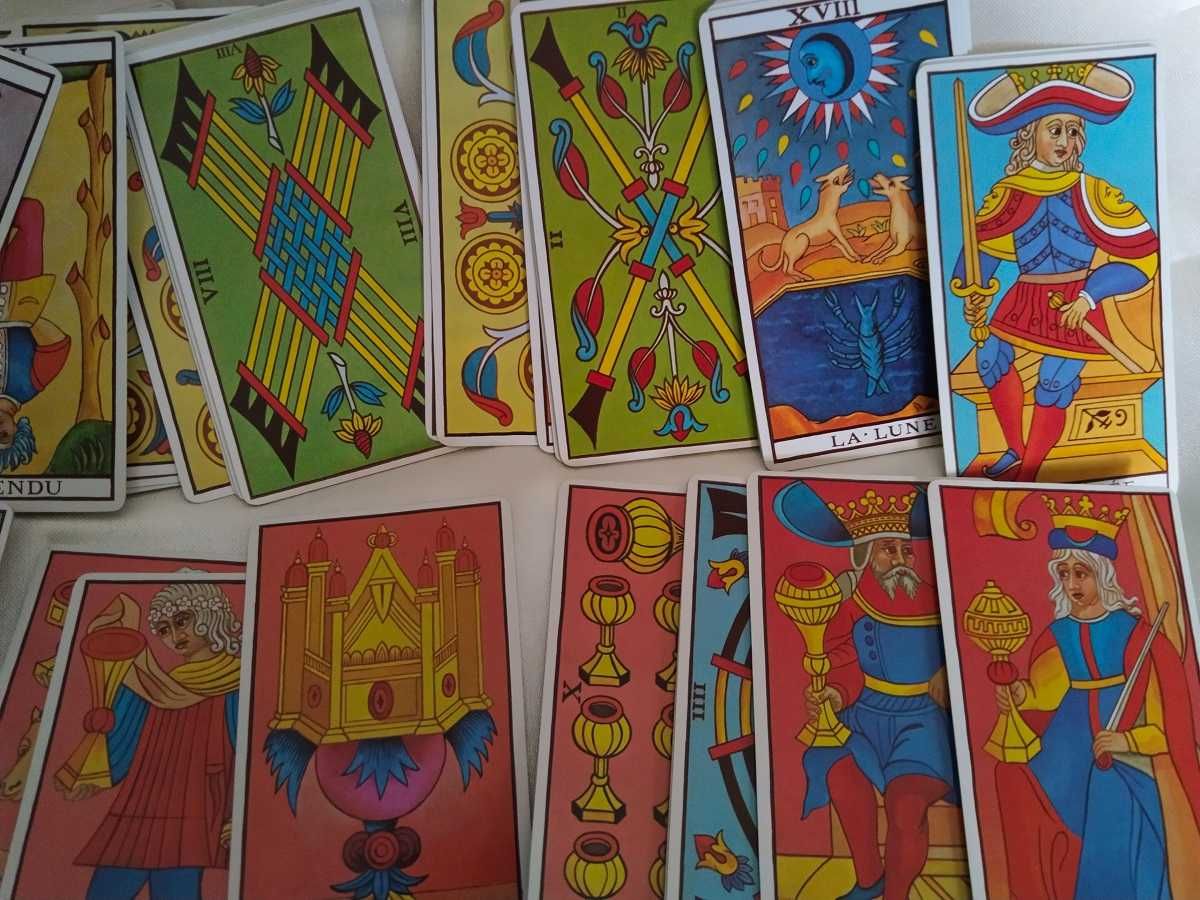 Cartas de Tarot de Marselha • Instruções em Várias Línguas
