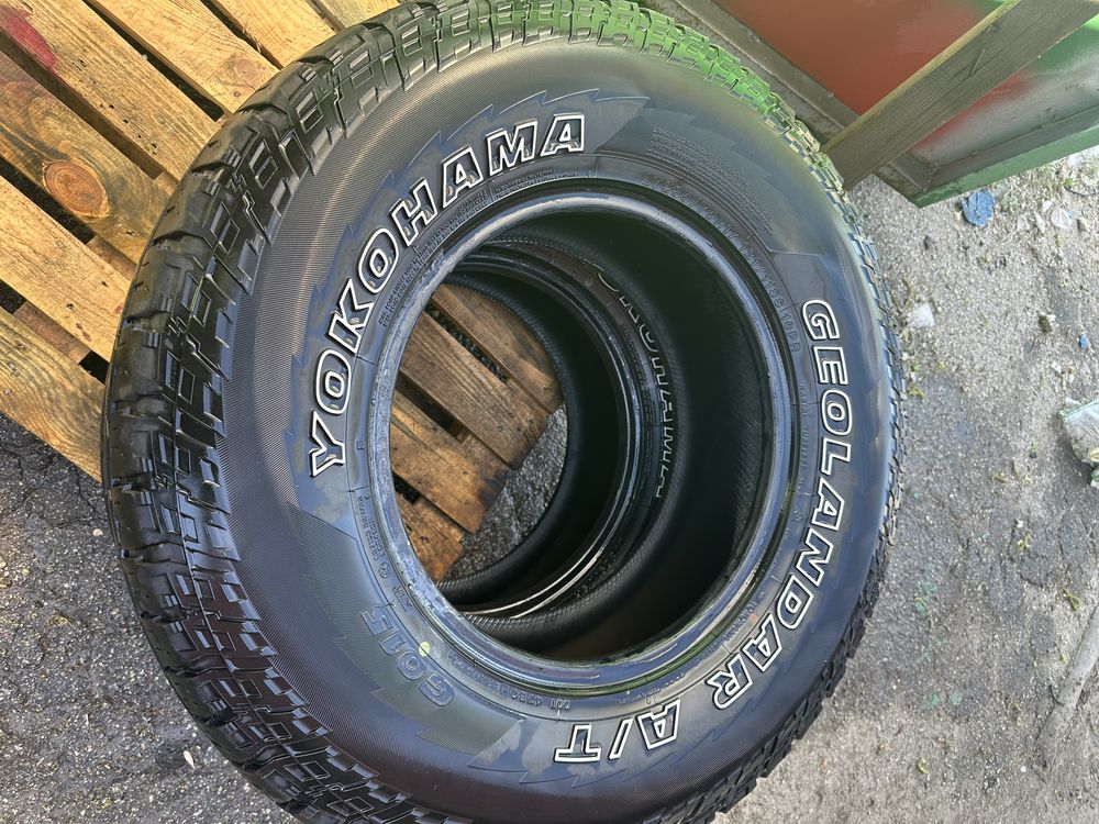 Yokohama 285/75 r17