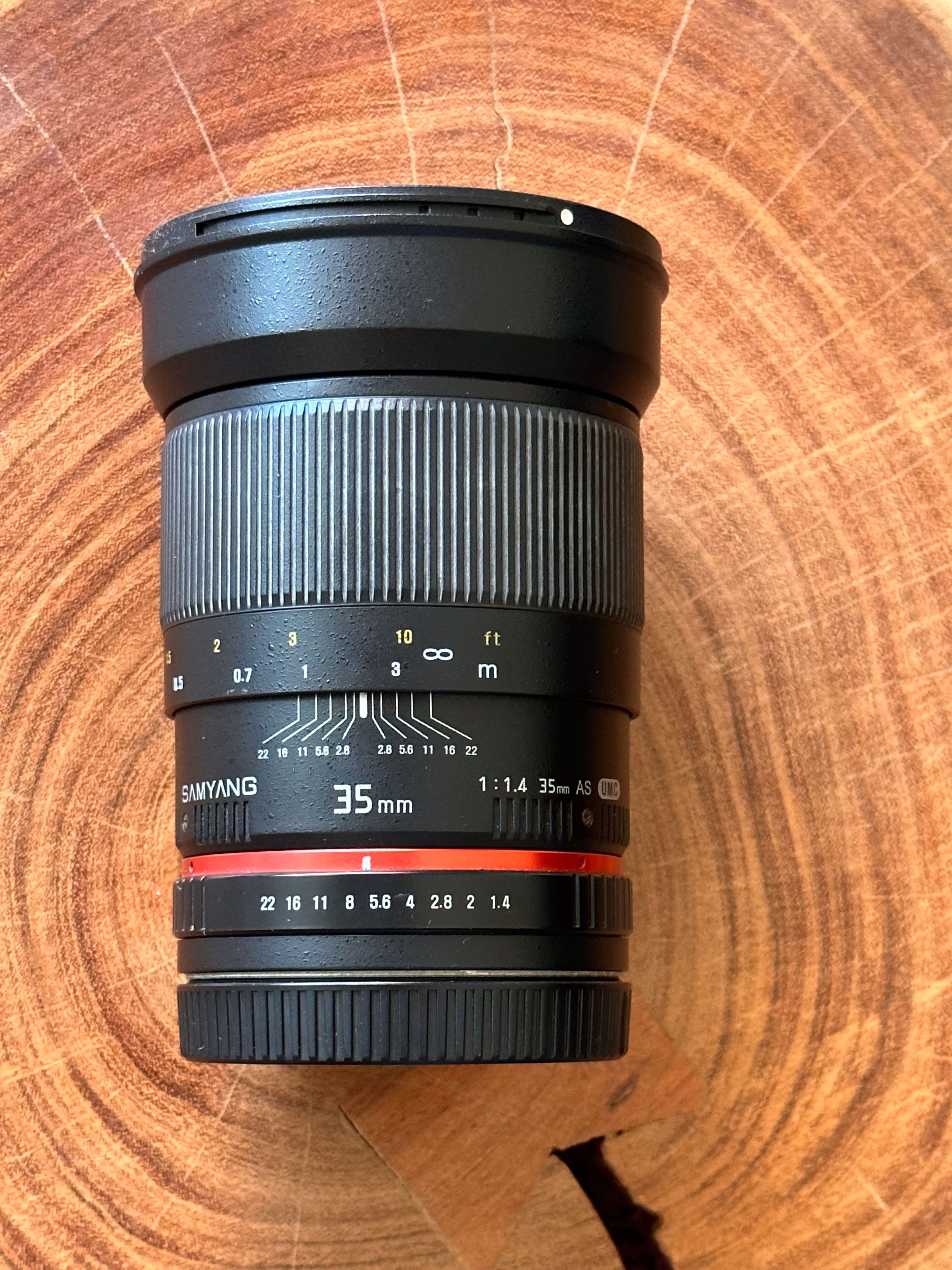 Samyang 35mm f/1.4 (mount canon)