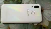 Продам Samsung Galaxy A20 3/32 на запчастини