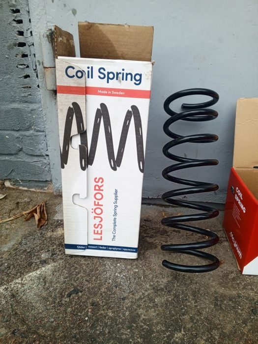 Продам передню, задню пружини Форд мондео 3 універсал нові