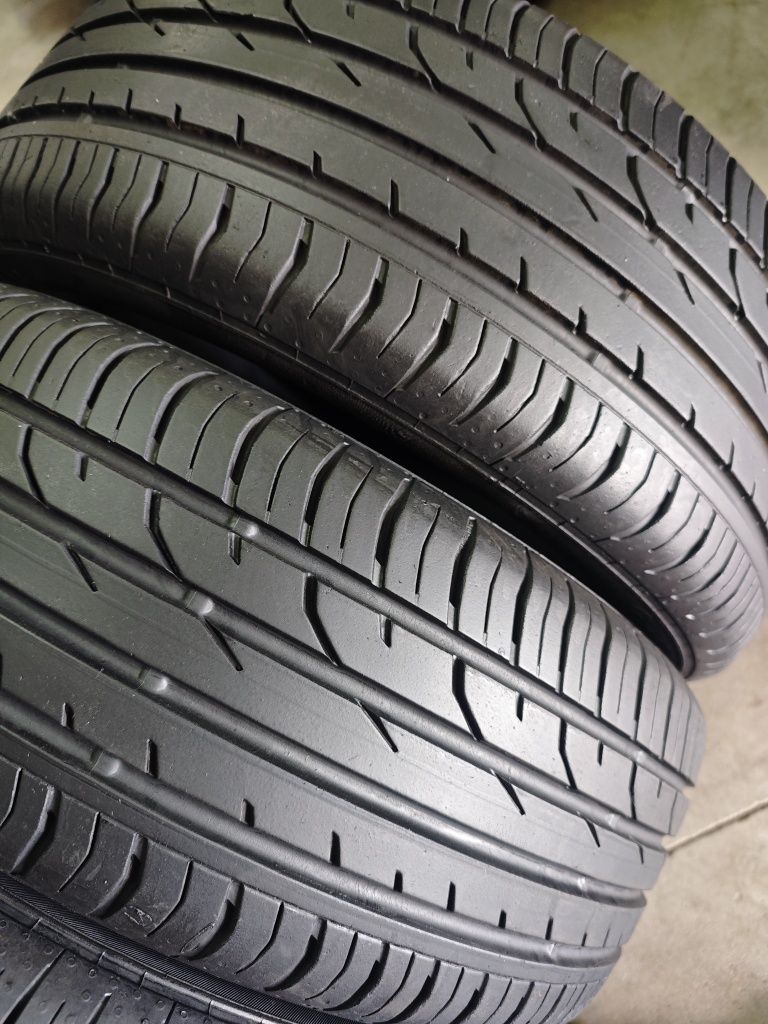 215/55R17 Continental