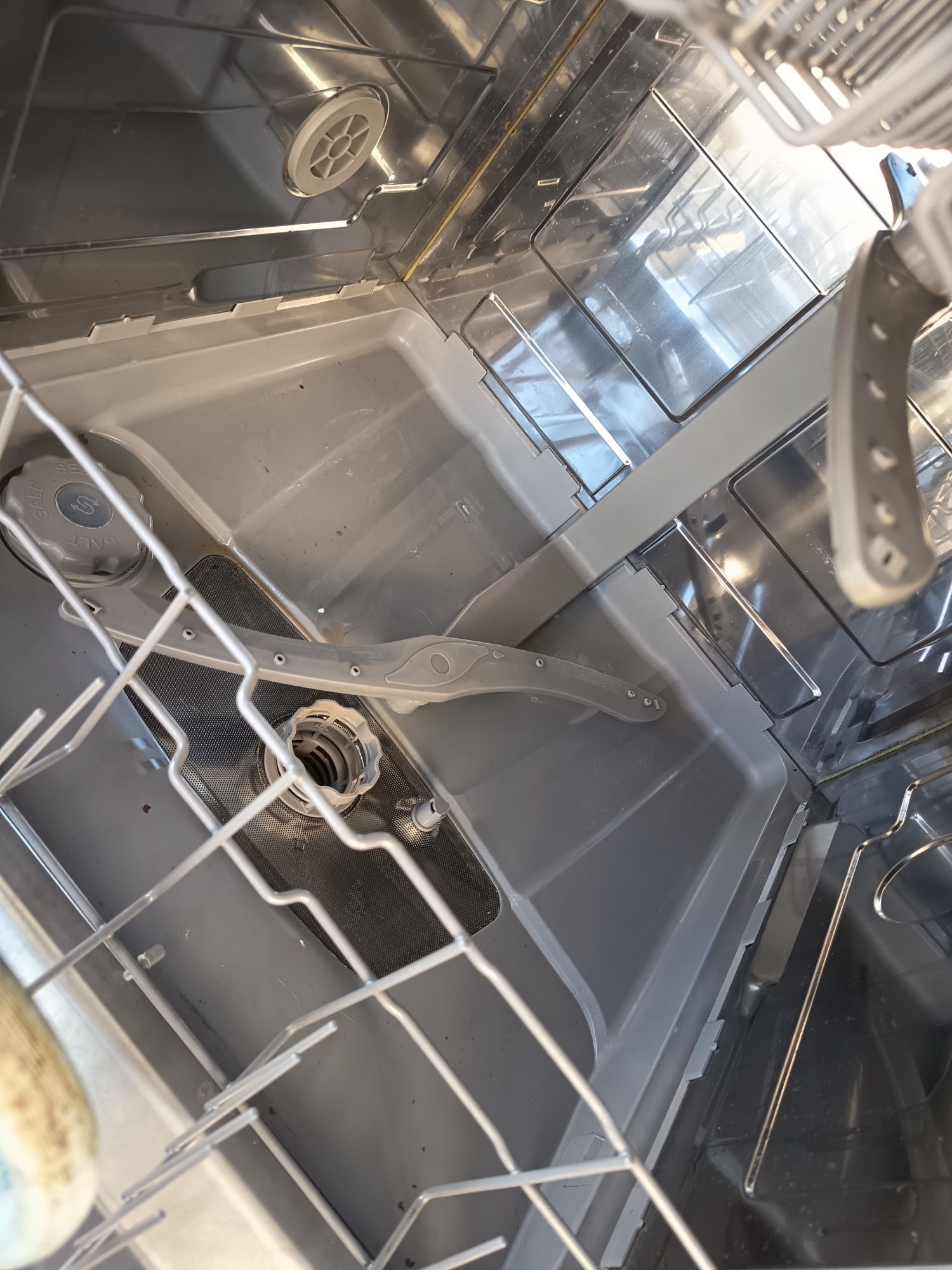 Máquina de lavar a louça Jocel em branco