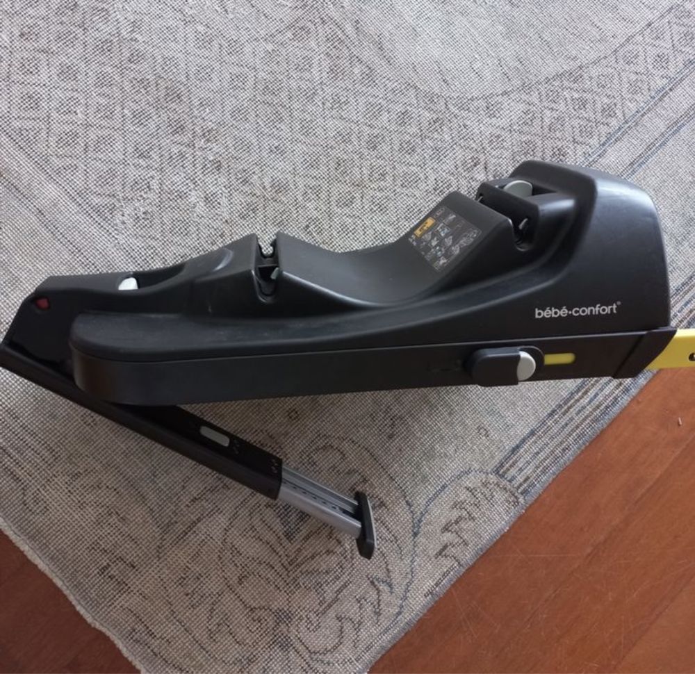 Carrinho MaxiCozi Zélia2 com ovo e isofix Tinca.
