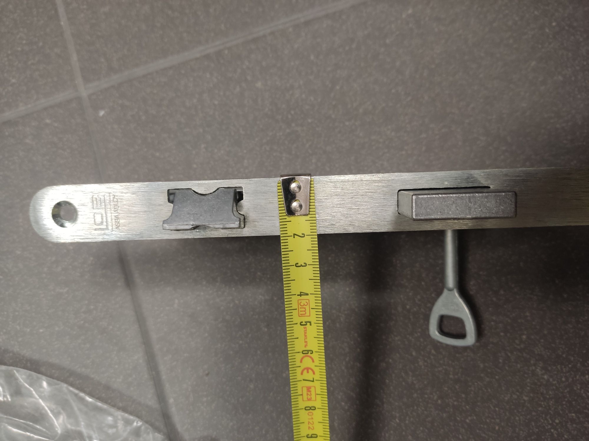 Zamek do drzwi DRE LOB ASSA Abloy srebrny wpuszczany prawy