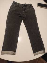 Spodnie joggery  jeansy chłopięce Reserved 134