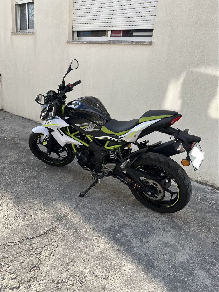 Kawasaki Z 125 .
