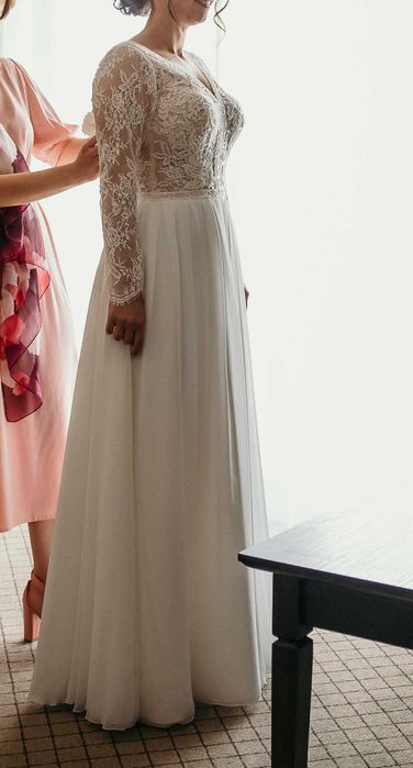 Suknia ślubna muślinowa długi rękaw z rozcięciem rozporkiem