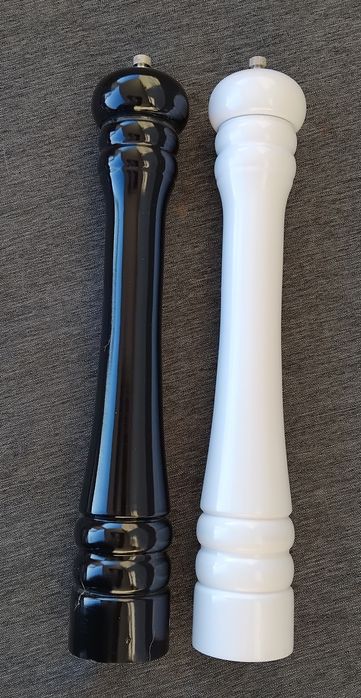 Nowy zestaw młynków do soli i pieprzu 40cm