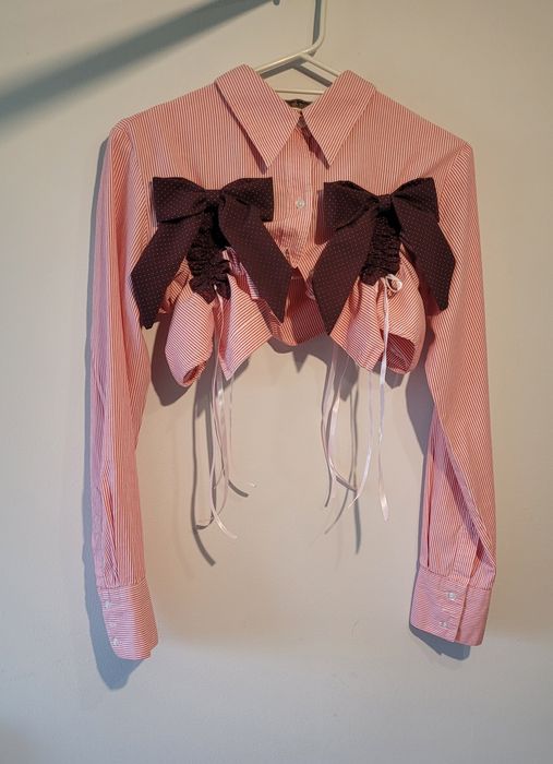Unikatowa koszula ze ściągaczami