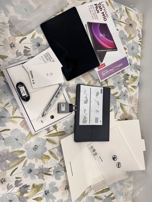 Lenovo Tab M10 Plus.