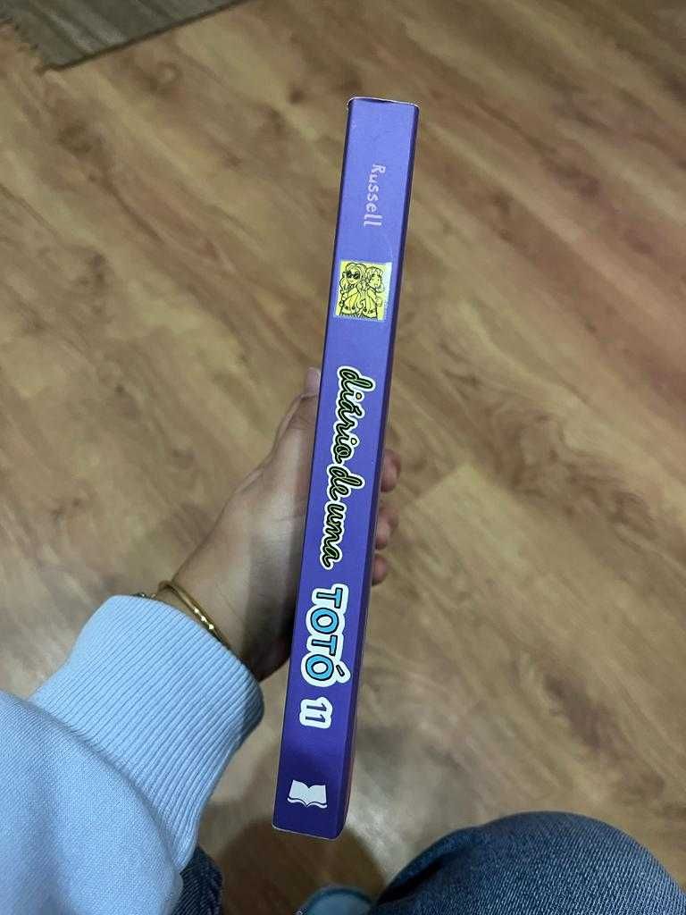 Vendo livro de coleção