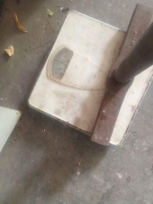 Marreta construção civil ou metalúrgica.