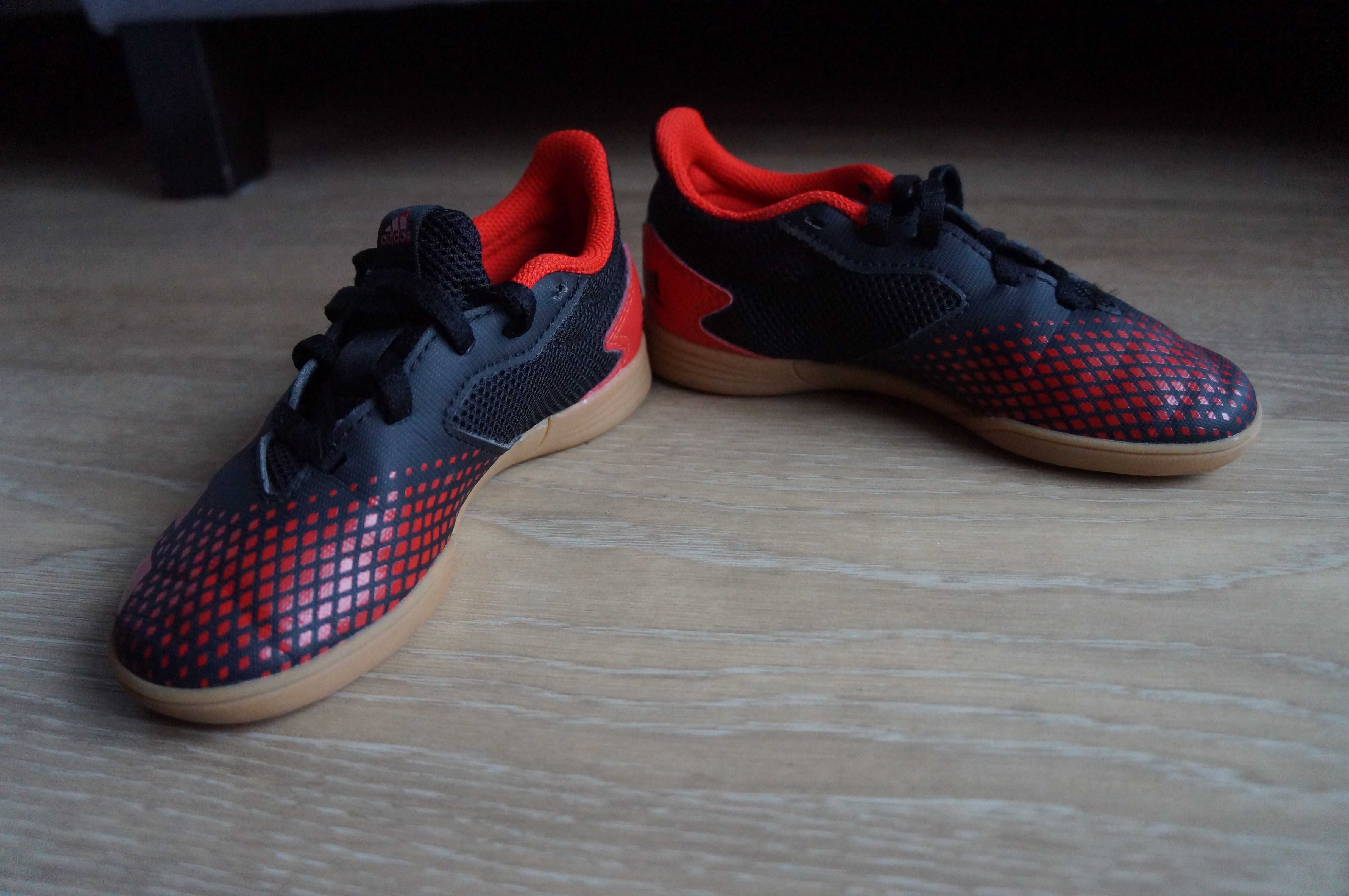 Halówki Adidas Predator, rozmiar 30, buty piłkarskie dziecięce