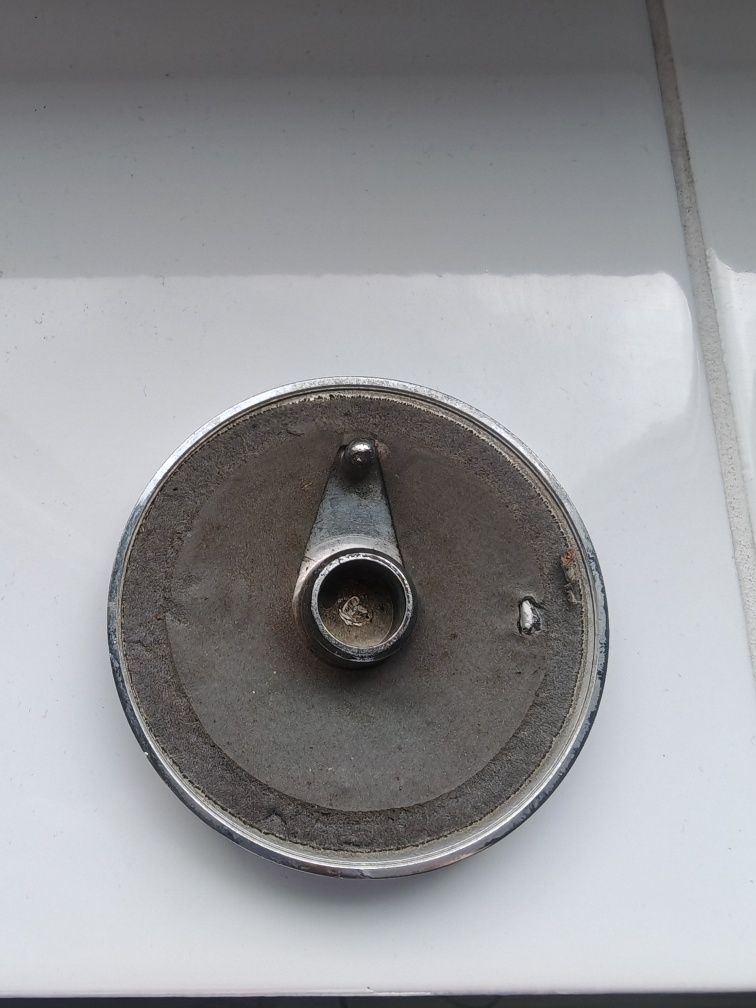 Emblemat na maskę Jaguar S-type 3.0