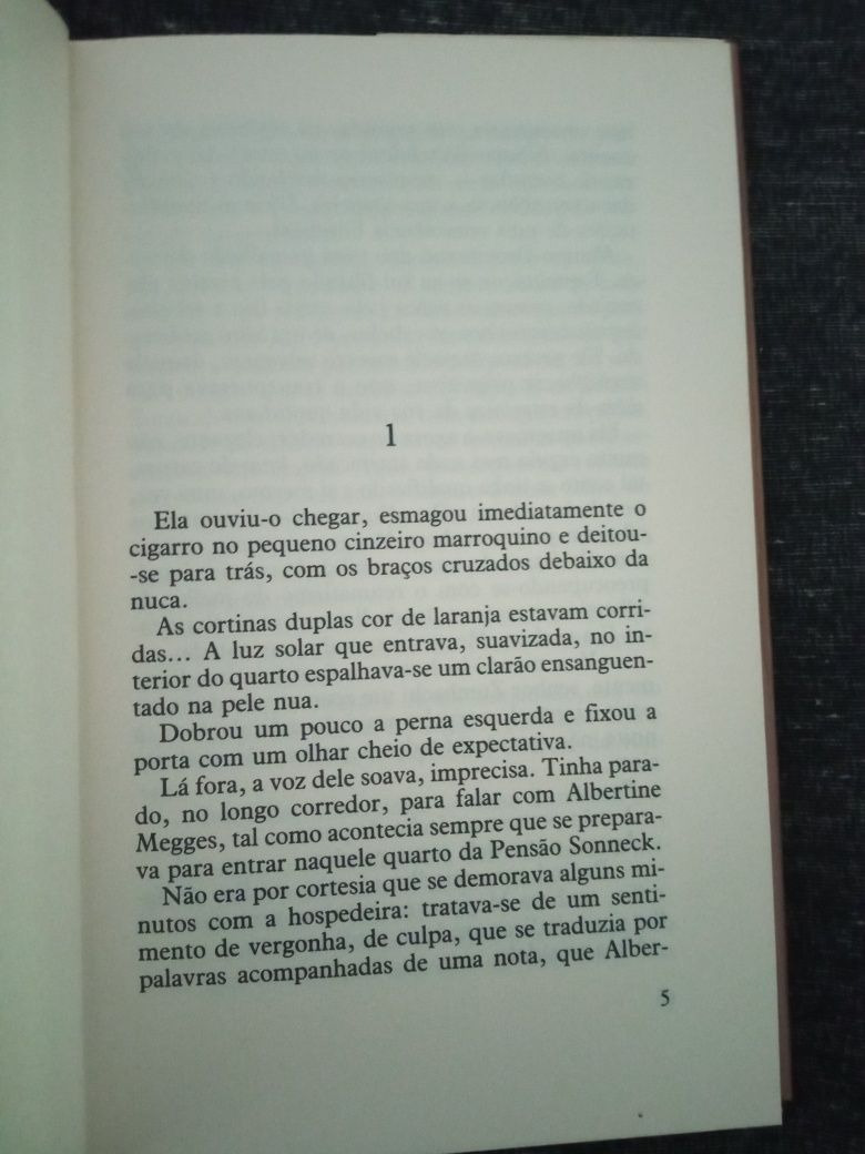 Livro" Duas Horas Para se Amarem" Como Novo