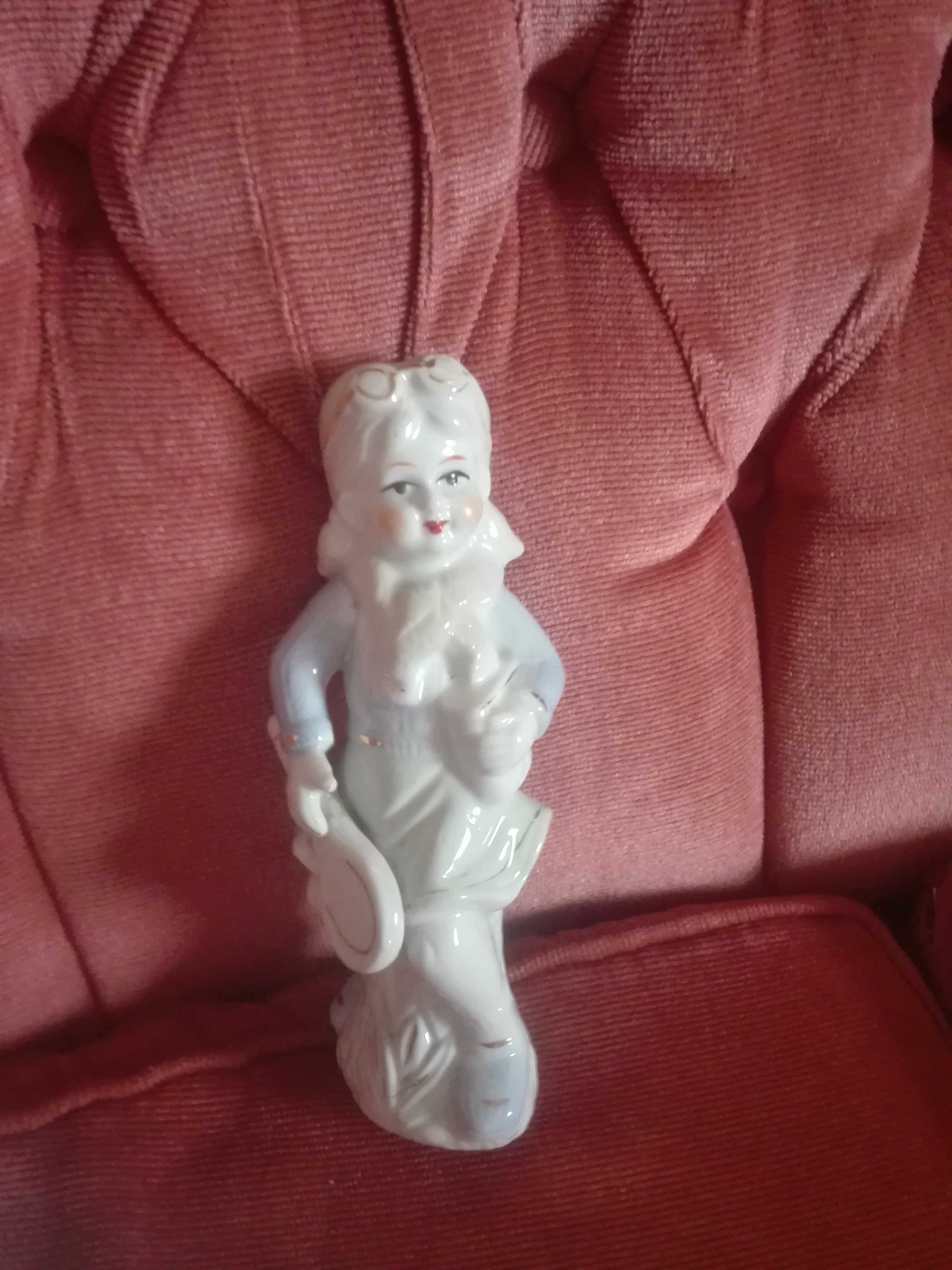 Porcelanowa stara figurka