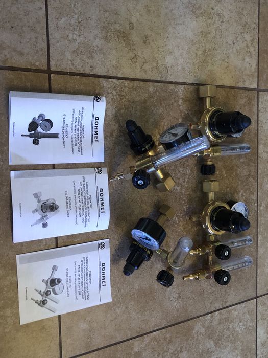 Редуктор углекислотный аргоновый универсальный с ротаметром АР40/У30